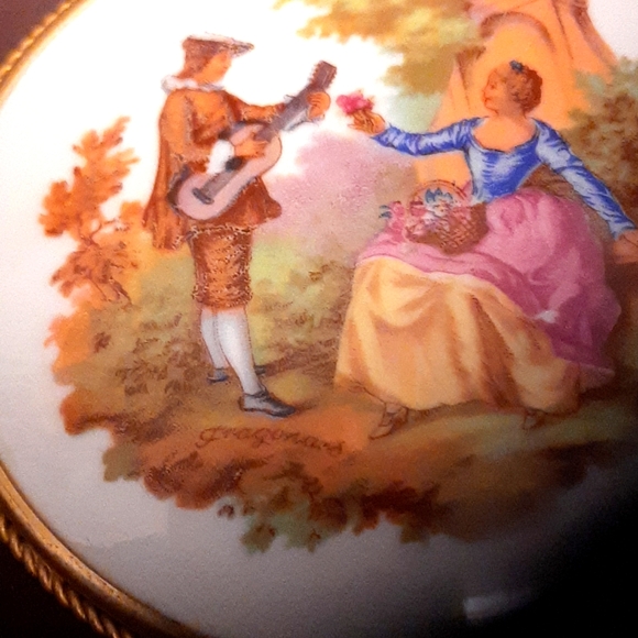 Limoge Fragonards plate set in Madrid frame - Picture 3 of 5